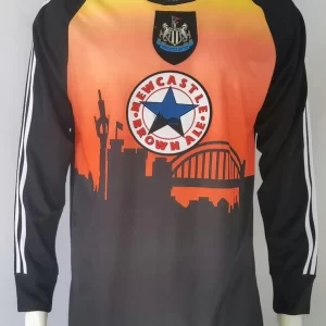 Newcastle 1996-97 Goalkeeper Long Sleeve Retro Jersey
