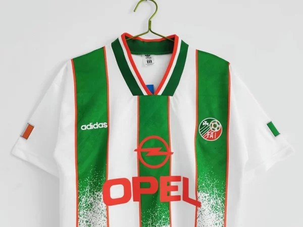 Ireland 1994-95 Away Retro Jersey - Image 3