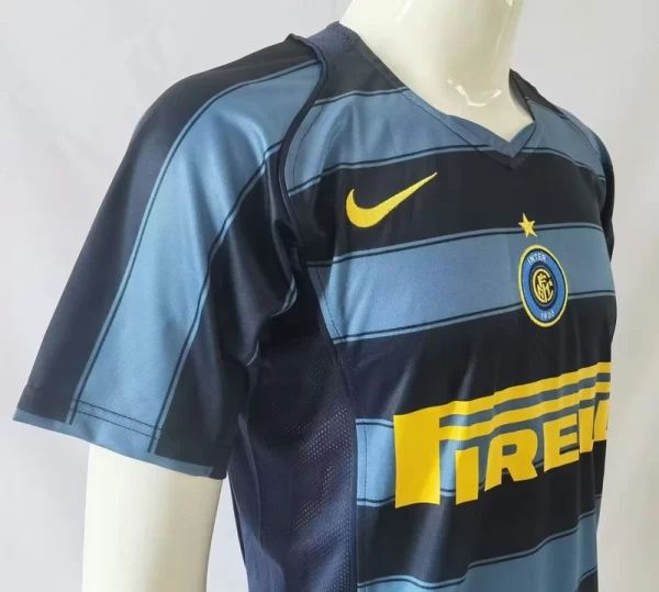 Inter Milan 2004-05 Second Away Retro Jersey - Image 4
