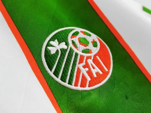 Ireland 1994-95 Away Retro Jersey - Image 5