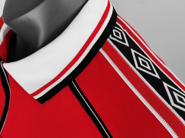 Manchester United 1998-99 Home Retro Jersey - Image 9