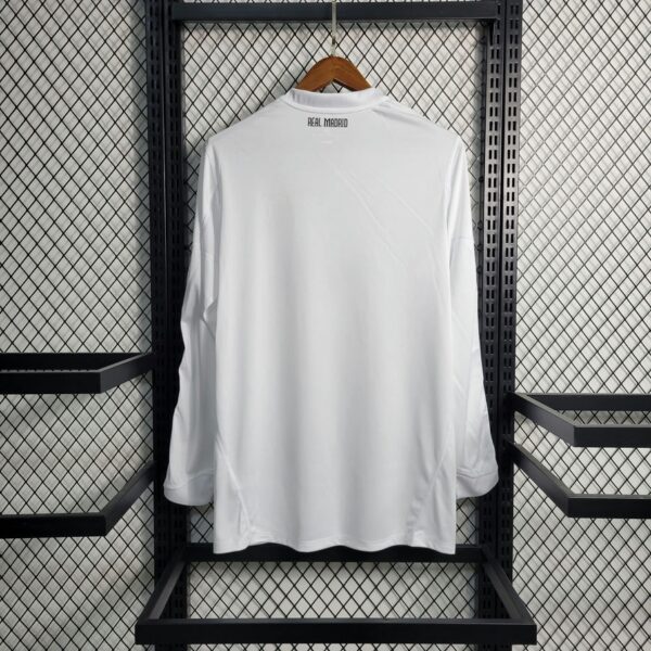 Real Madrid 2010-11 Home Long Sleeve Retro Jersey - Image 2