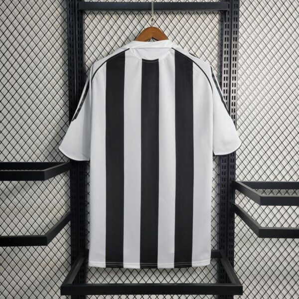 Newcastle United 2004-06 Home Retro Jersey - Image 2