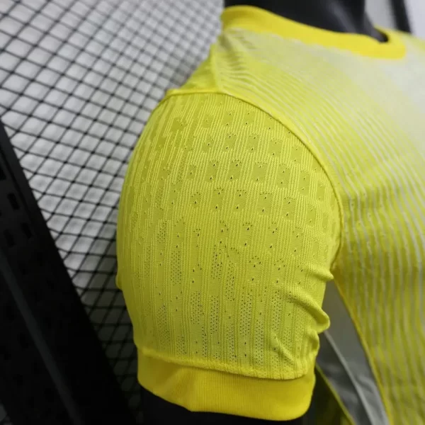 France 2025-26 Goalkeeper Jersey Player Version - Image 3