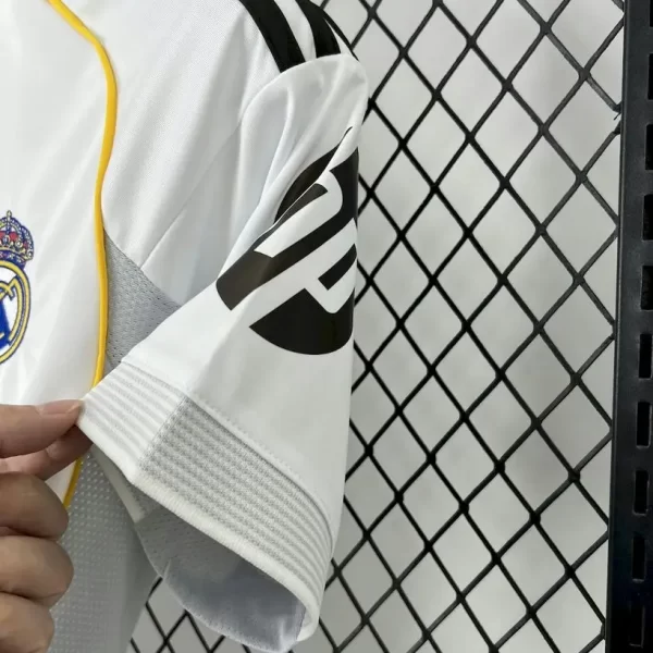 Real Madrid 2025-26 Home Jersey Fan Version - Image 3