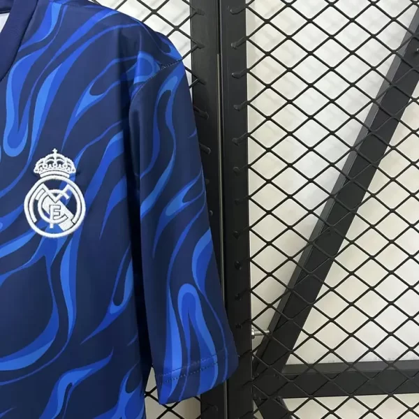 Real Madrid 2025-26 Training Jersey Fan Version 2 - Image 3