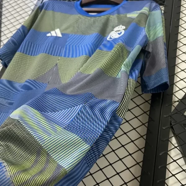 Real Madrid 2025-26 Training Jersey Fan Version 3 - Image 3