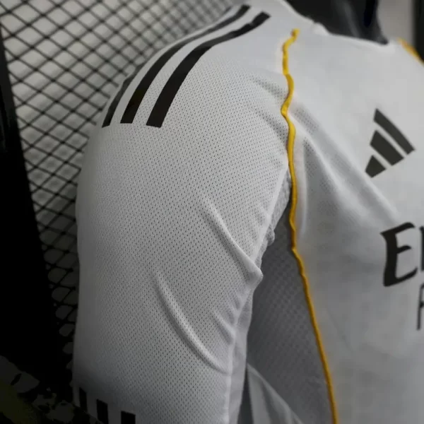 Real Madrid 2025-26 Home Jersey Long Sleeves Player Version - Image 4