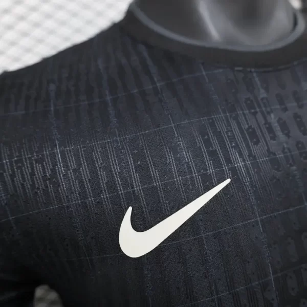 Tottenham Hotspur 2025-26 Special Edition Jersey Player Version - Image 4