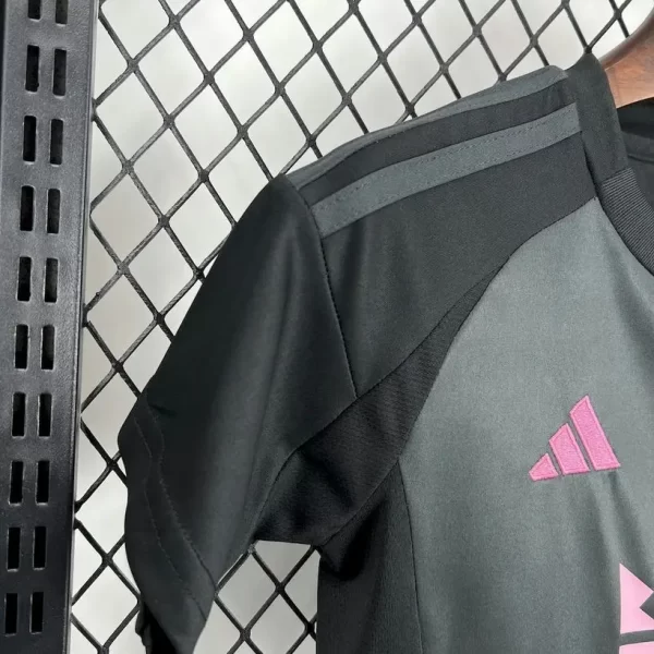 Inter Miami 2025-26 Away Kids Kit - Image 4