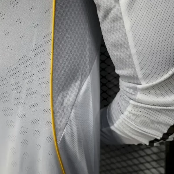 Real Madrid 2025-26 Home Jersey Long Sleeves Player Version - Image 5