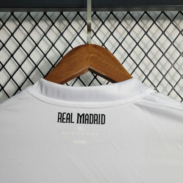 Real Madrid 2010-11 Home Long Sleeve Retro Jersey - Image 5