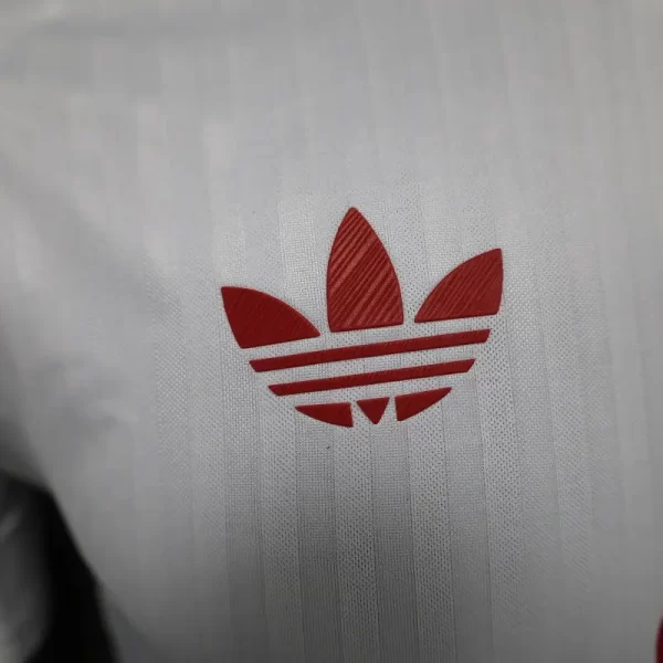 Manchester United 2025-26 Co-Branded Jersey Player Version 2 - Image 5
