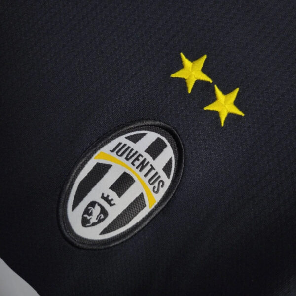 Juventus 2012-13 Home Retro Jersey - Image 5