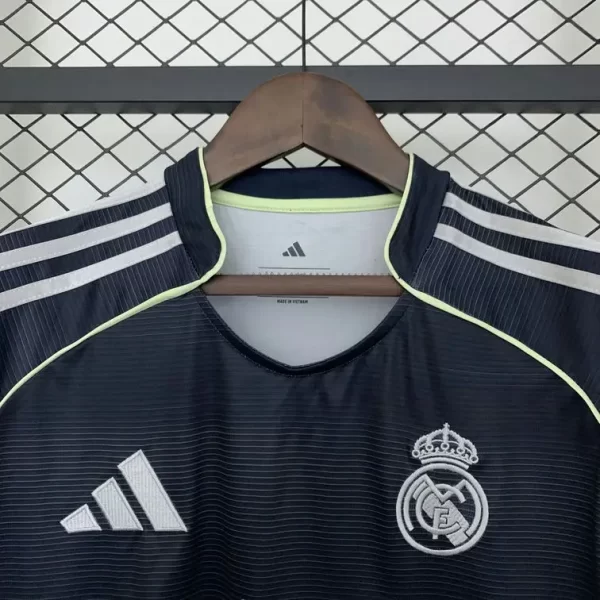 Real Madrid 2025-26 Away Jersey Fan Version - Image 6