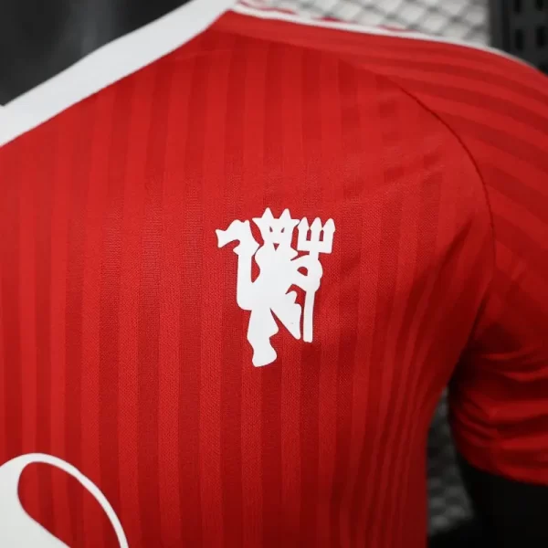 Manchester United 2025-26 Co-Branded Jersey Player Version 4 - Image 6