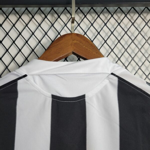 Newcastle United 2004-06 Home Retro Jersey - Image 6