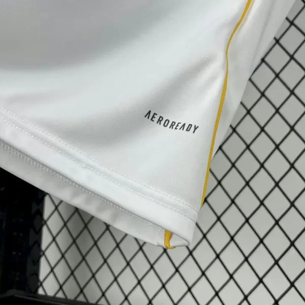 Real Madrid 2025-26 Home Jersey Fan Version - Image 7