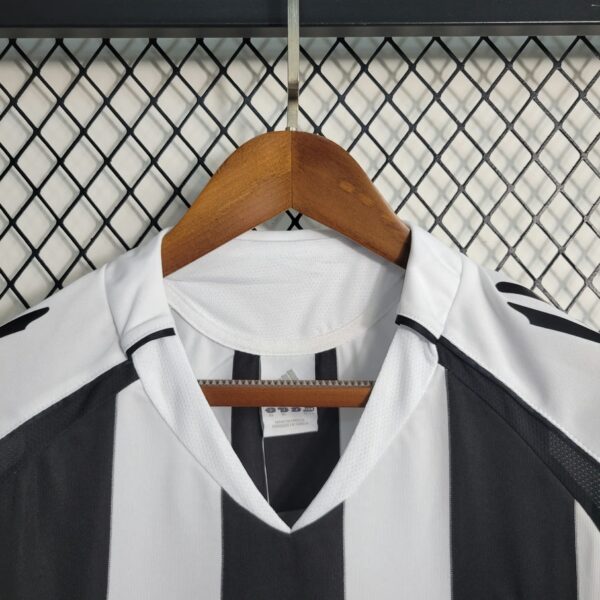 Newcastle United 2004-06 Home Retro Jersey - Image 7