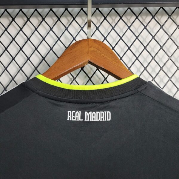 Real Madrid 2010-11 Away Long Sleeve Retro Jersey - Image 8