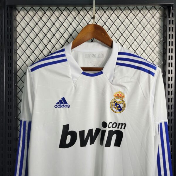 Real Madrid 2010-11 Home Long Sleeve Retro Jersey - Image 8