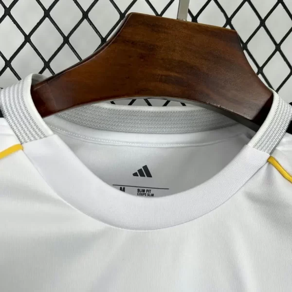 Real Madrid 2025-26 Home Jersey Fan Version - Image 8