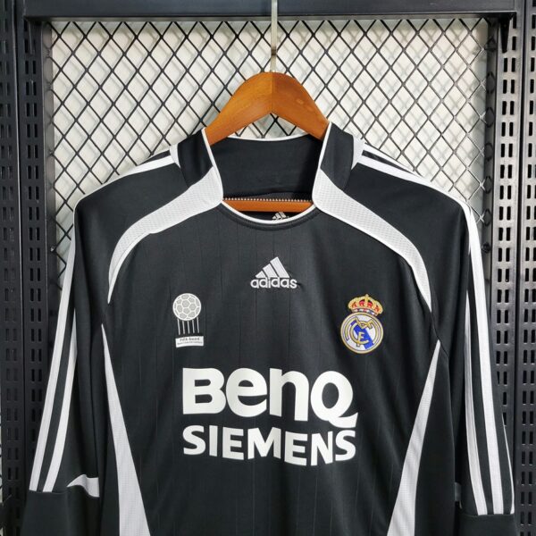 Real Madrid 2006-07 Two Guest Long Sleeve Retro Jersey - Image 9
