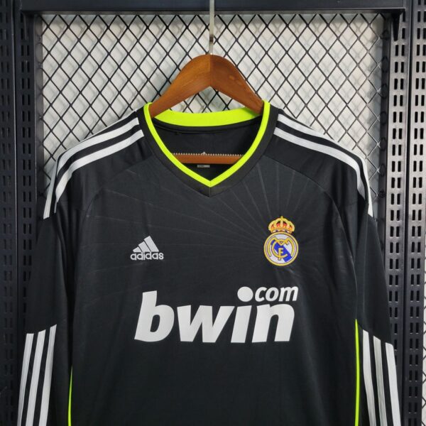 Real Madrid 2010-11 Away Long Sleeve Retro Jersey - Image 9