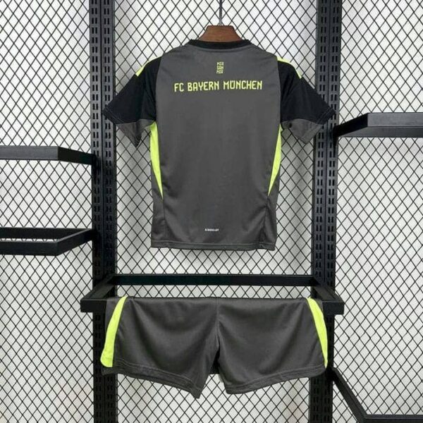 Bayern Munich 2025-26 Black Goalkeeper Kids Kit - Image 2