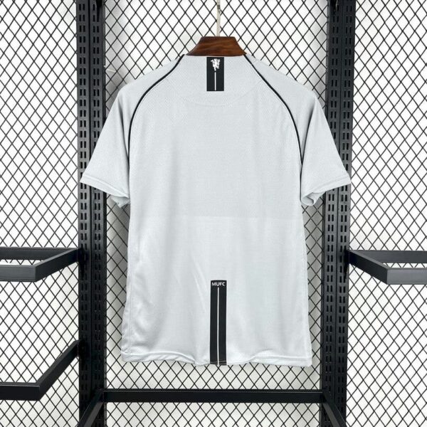 Manchester United 2007-08 Grey Goalkeeper Retro Jersey - Image 2