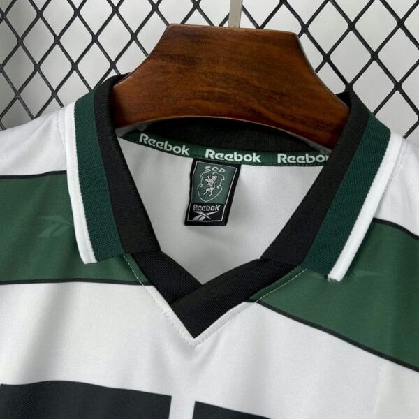 Sporting Lisbon 2000-01 Home Retro Jersey - Image 3