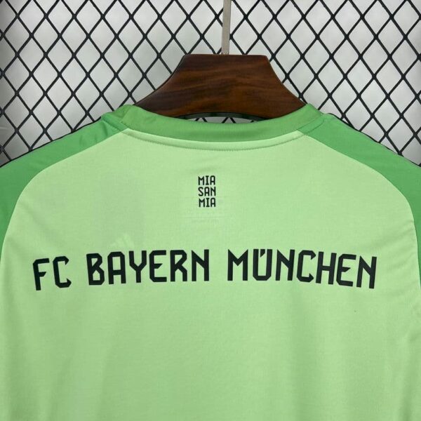Bayern Munich 2025-26 Green Goalkeeper Jersey - Image 3
