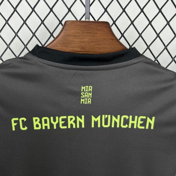 Bayern Munich 2025-26 Black Goalkeeper Kids Kit - Image 4