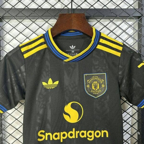 Manchester United 2025-26 Third Away Kids Kit - Image 4