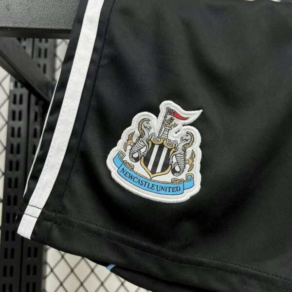 Newcastle United 2025-26 Home Kids Kit - Image 4