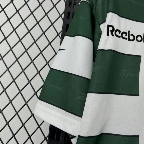 Sporting Lisbon 2000-01 Home Retro Jersey - Image 4
