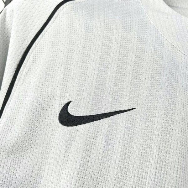 Manchester United 2007-08 Grey Goalkeeper Long Sleeves Retro Jersey - Image 4