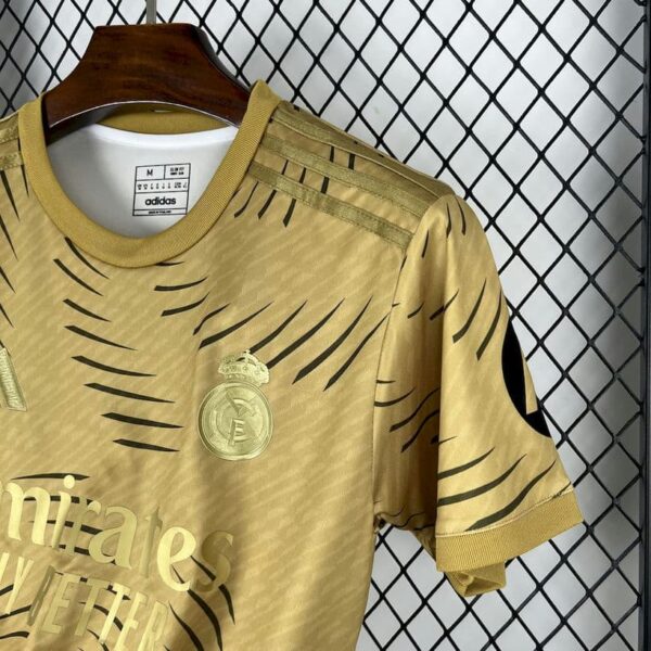 Real Madrid 2025-26 Gold Pre-Match Training Jersey - Image 4