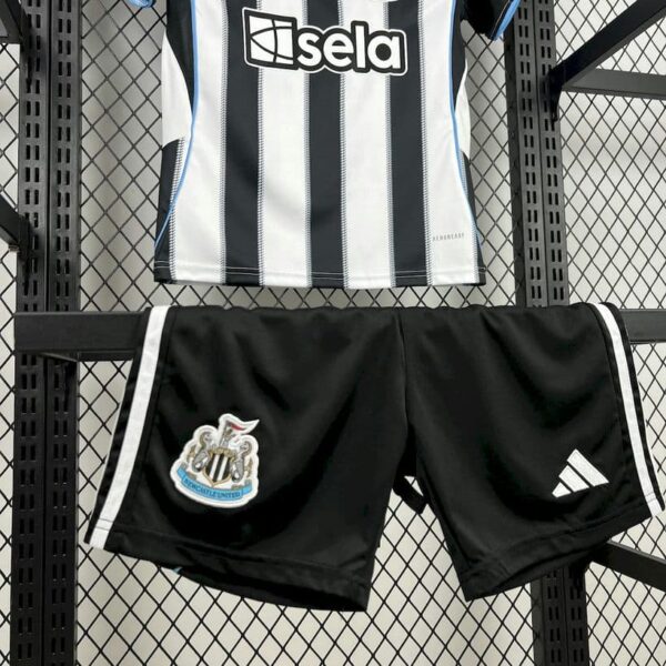 Newcastle United 2025-26 Home Kids Kit - Image 5
