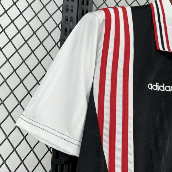 Benfica 1997-98 Away Retro Jersey - Image 5