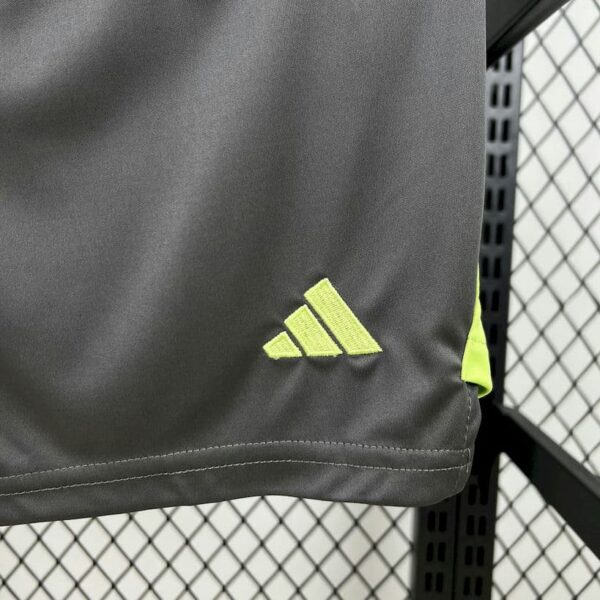 Bayern Munich 2025-26 Black Goalkeeper Kids Kit - Image 6