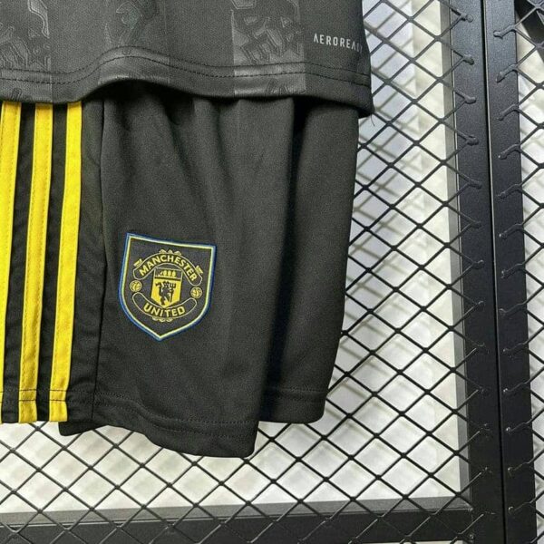 Manchester United 2025-26 Third Away Kids Kit - Image 6