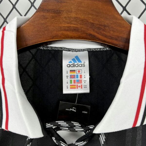 Benfica 1997-98 Away Retro Jersey - Image 6