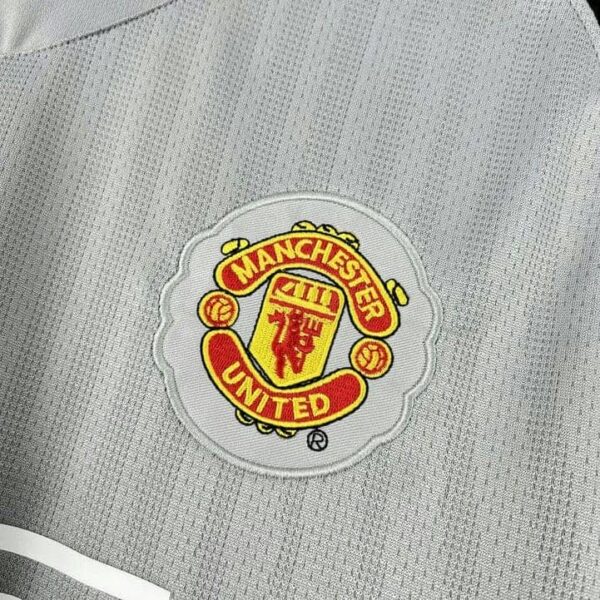 Manchester United 2007-08 Grey Goalkeeper Retro Jersey - Image 6