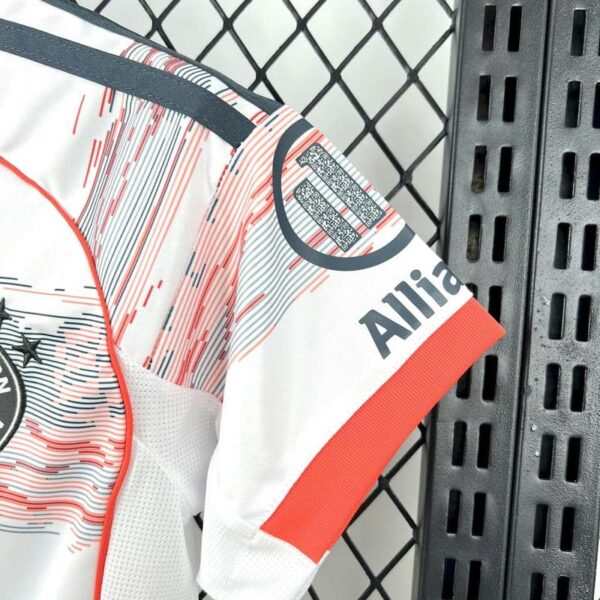 Bayern Munich 2025-26 Away Kids Kit - Image 7