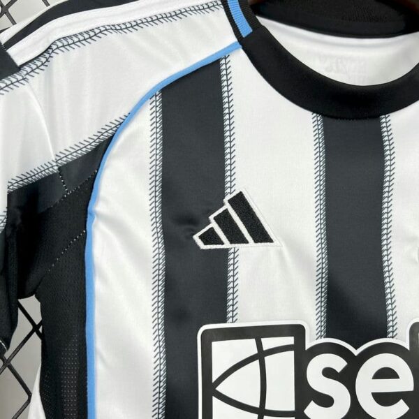 Newcastle United 2025-26 Home Kids Kit - Image 7