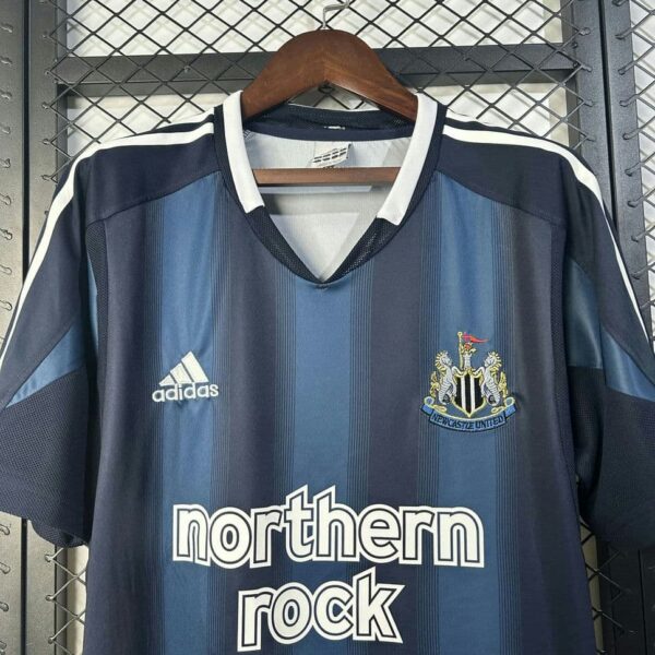 Newcastle United 2005-06 Away Retro Jersey - Image 7