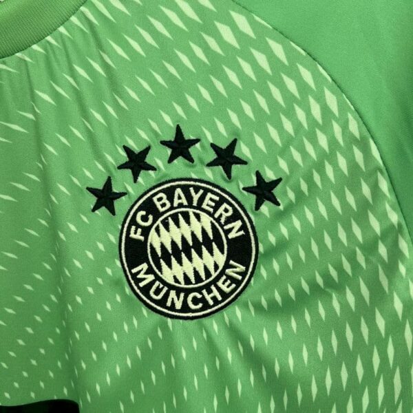 Bayern Munich 2025-26 Green Goalkeeper Jersey - Image 7