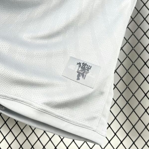 Manchester United 2007-08 Grey Goalkeeper Long Sleeves Retro Jersey - Image 8